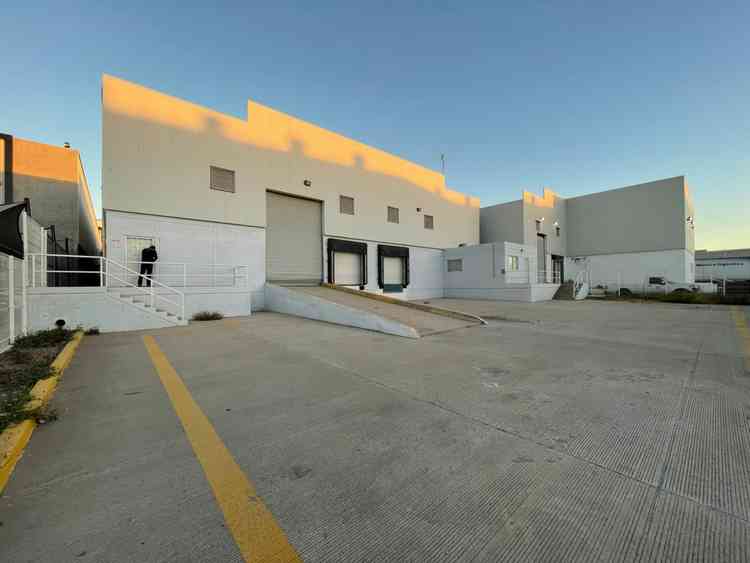 bodega en renta parque industrial quazar balcones del valle culiacan sinaloa plZekn6